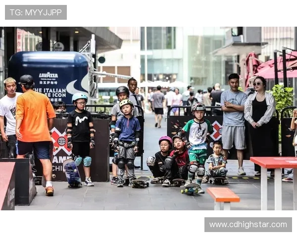 杭州滑板精英赛点评极限运动队展现卓越耐力与团队精神