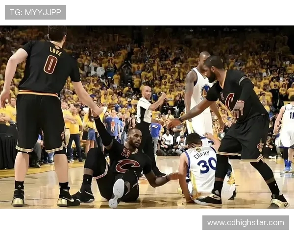 2016年骑士与勇士精彩对决全场录像回顾与分析