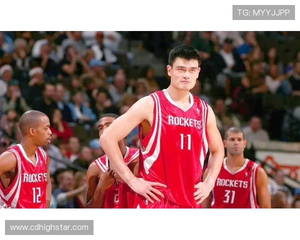 姚明在火箭对阵老鹰的比赛中狂砍41分展现传奇风采