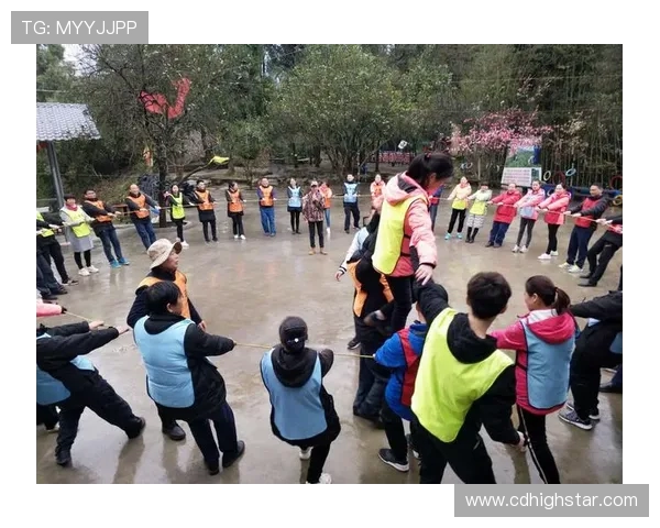 重庆飞盘队在马拉松大满贯中的团队协作精彩表现分析与点评 重庆飞盘队在马拉松大满贯中的团队协作精彩表现分析与点评