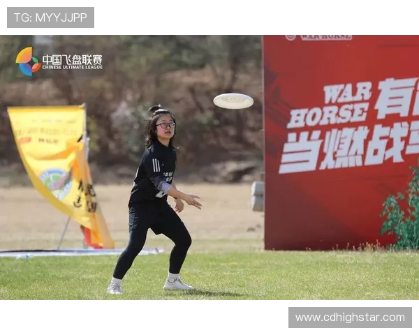 武汉飞盘队在攀岩联赛中以67分稳居积分榜首位