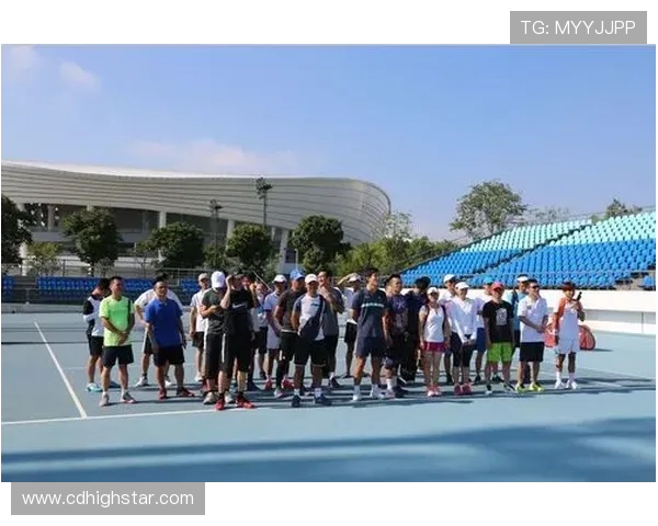 重庆网球队技术揭秘：网球巨献背后的训练与策略探讨