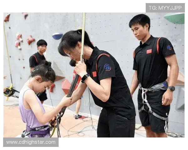 杭州攀岩队的技术揭秘与训练方法探讨，助你攀登更高峰